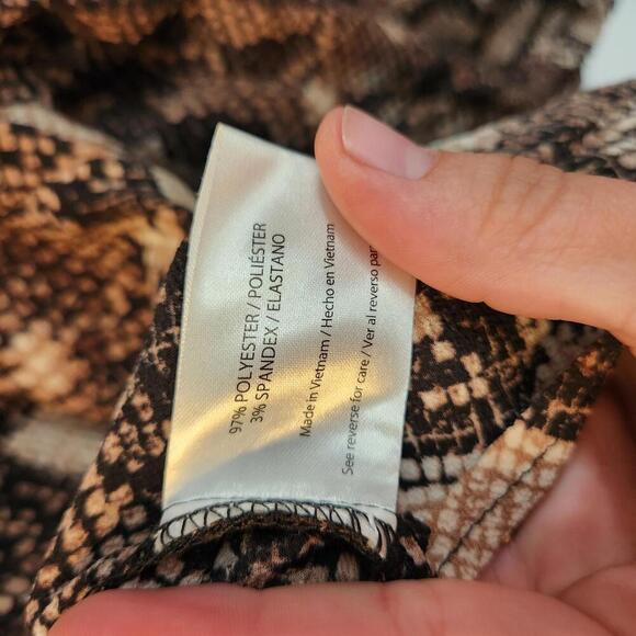 Peace & Pearls Women's Snakeskin Print Blouse - Size Medium - Picture 3 of 9